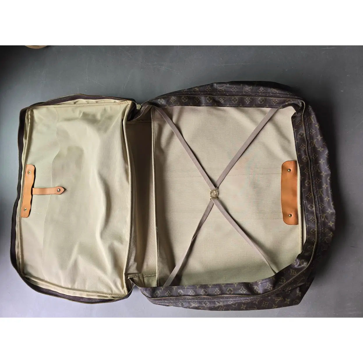 Louis Vuitton - Sirius  - Sirius leather travel bag