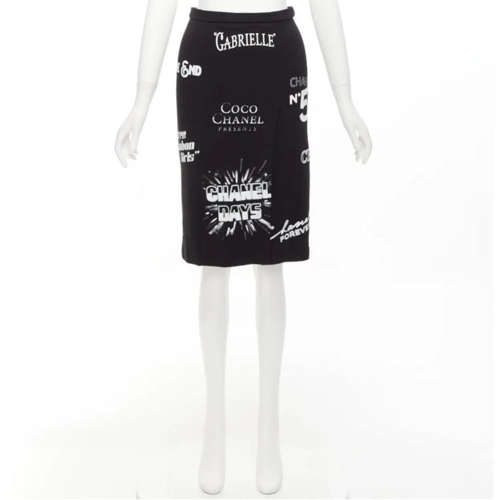 Chanel - Mid-length skirt
